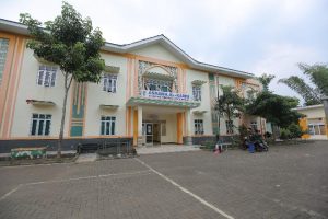 Gedung Asrama Bahrul Maghfiroh