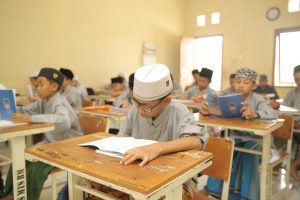 Pembelajaran Santri Pondok Pesantren Bahrul Maghfiroh